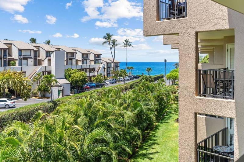 Rear Ocean View 2 Bedroom Single Level Condo at Kamaole Sands 9-305 - image 15