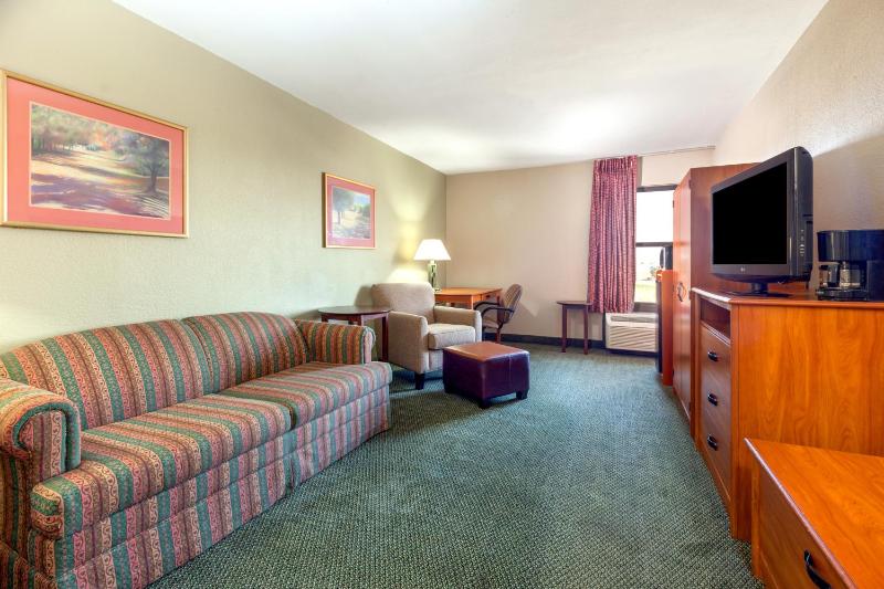 Two Room Suite with King Bed - Non-Smoking image 3