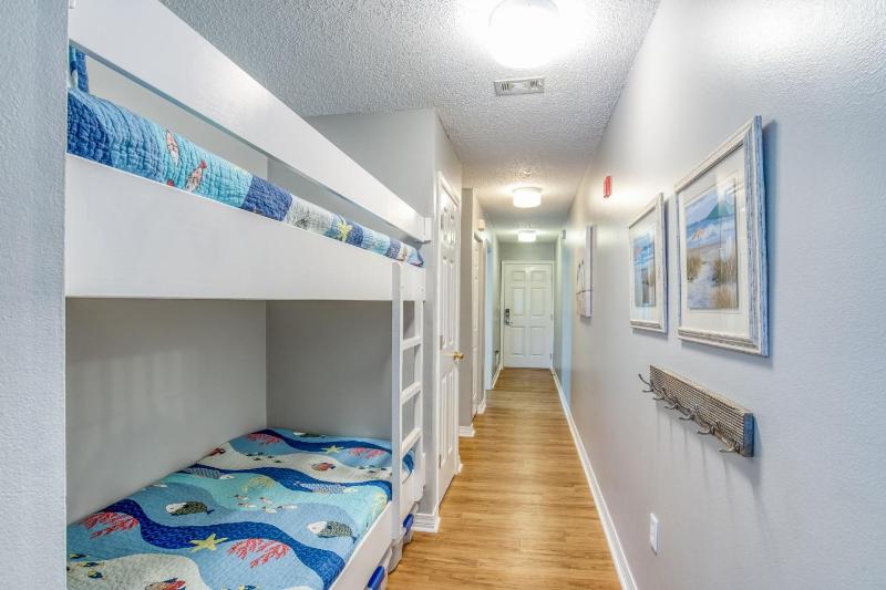 Sea-Esta - Easy Walk to the Beach + Balcony with Pool Views - image 27