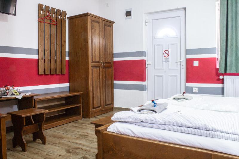 Triple Room with Private Bathroom image 4