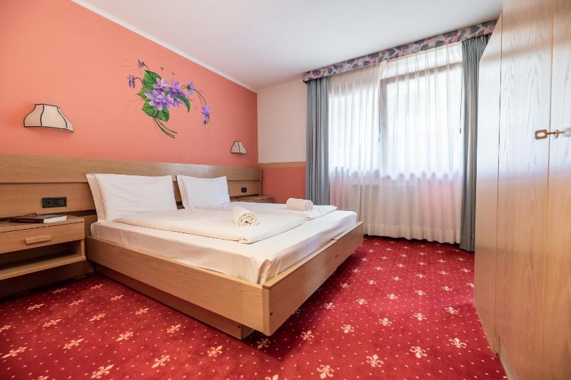 Quadruple Room image 2