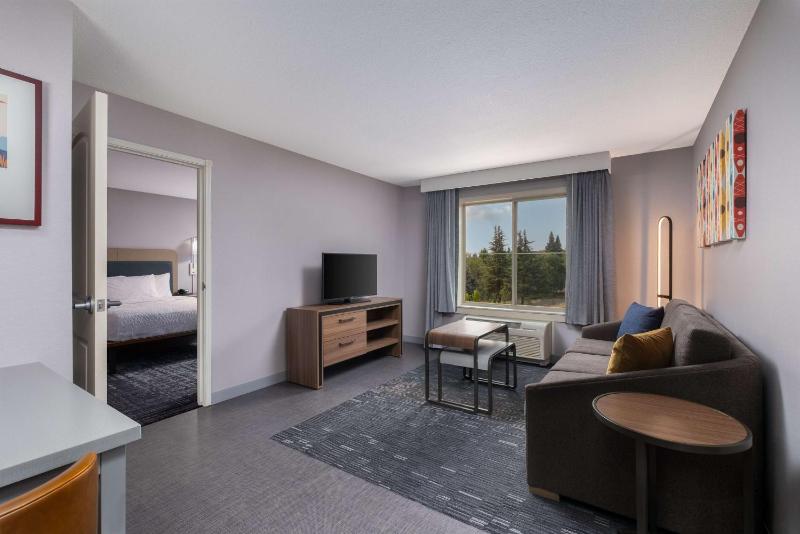 One-Bedroom Queen Suite with Two Queen Beds - Non-Smoking image 1