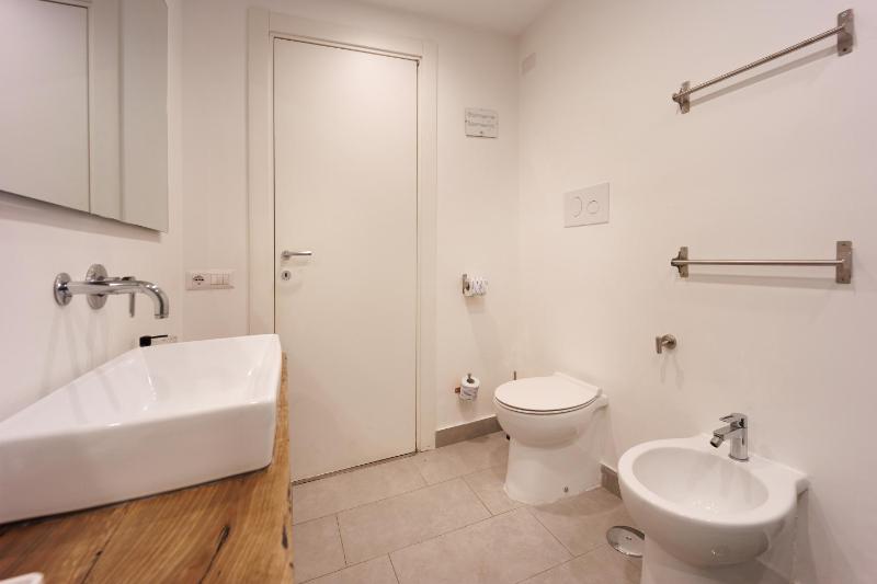 Family Suite with Balcony image 3