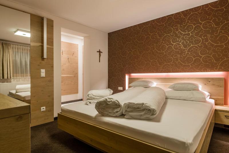 Budget Double Room image 1