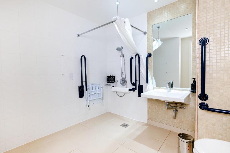 Standard Double Room - Disability Access image 3
