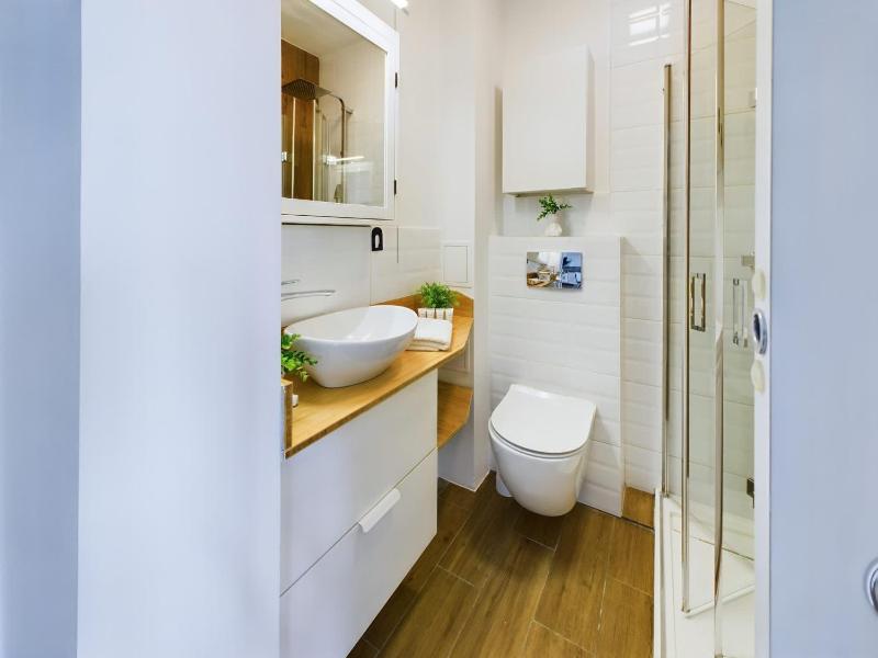 Bright Studio in Downtown Warsaw by Noclegi Renters - image 3