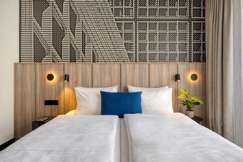 Studio Classic image 1