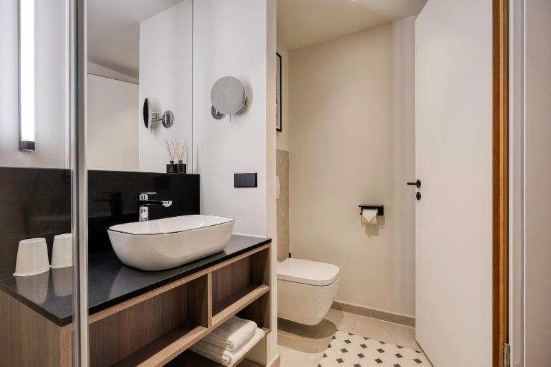 Studio Executive image 2