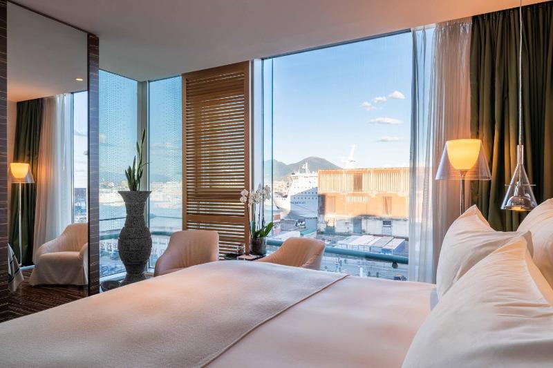 Junior Corner Suite image 4