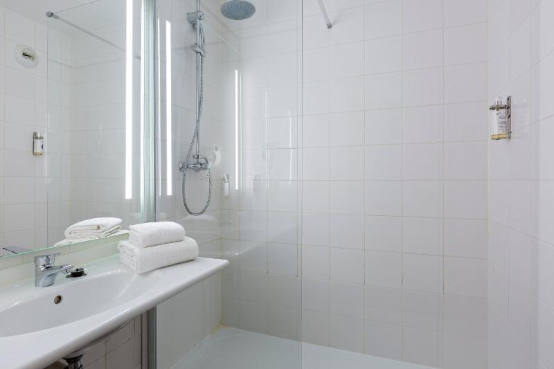 Double Room - Non Smoking image 2