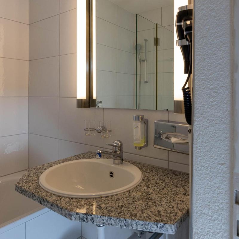 Queen Room with Balcony image 4