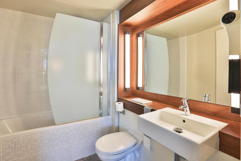 Double Room image 1