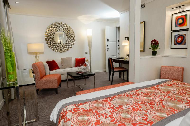 Junior King Suite image 3