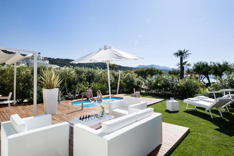 Prestige Suite with Private Pool image 1