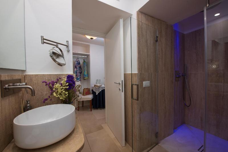ApartHotel Antica Repubblica in the historical center 2 minutes away100mt from the Sea - image 35