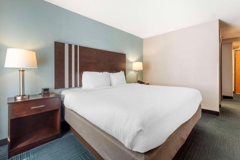 King Room image 3