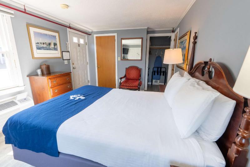 Wharf House Queen Inner Harbor View- Pet Friendly image 4