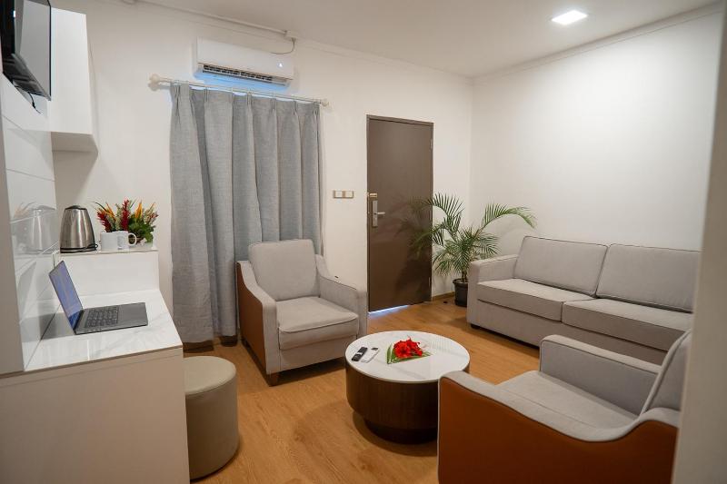 Airport Ace Hotel - image 9