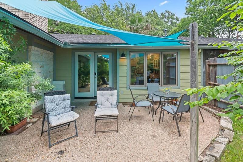 Very Cozy Home On a Creek - Sleeps 8 - image 15