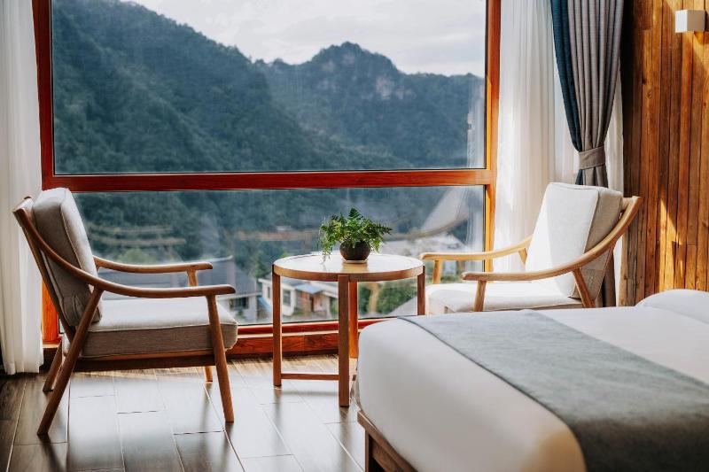Pandora's Hilltop House Resort - image 25
