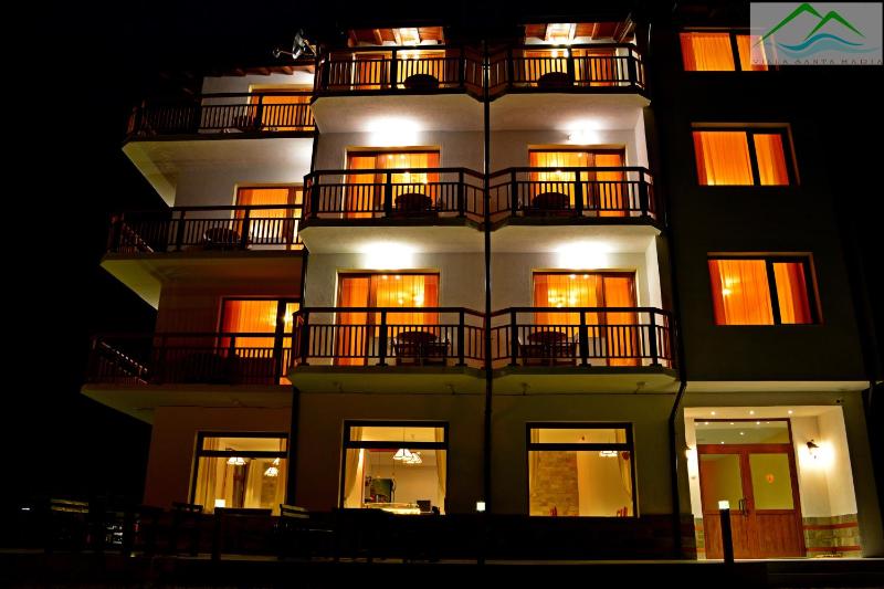 Double Room with Lake View image 1