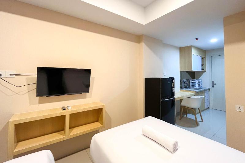 Simply Look Studio at 21st Floor De Prima Apartment By Travelio - image 8