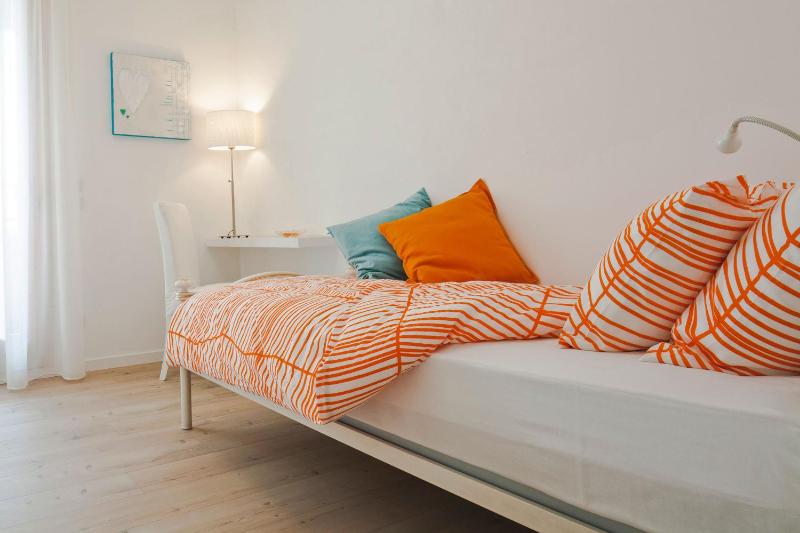 Single Room image 3