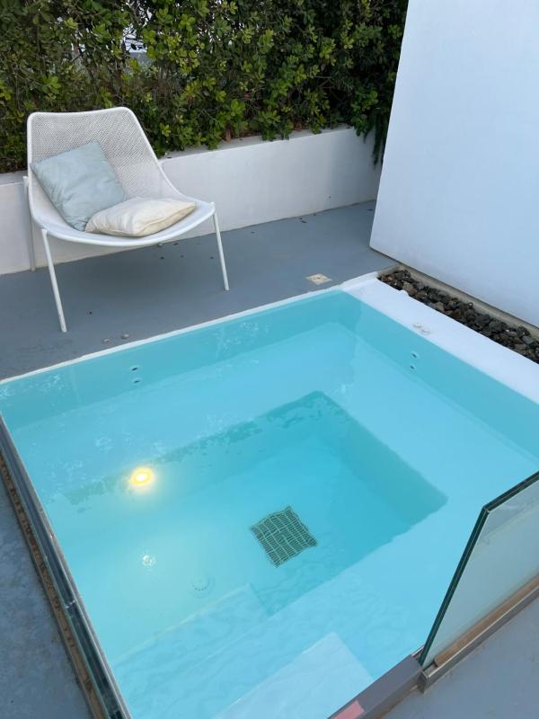 Superior Suite with Private Hydromassage Tub  image 2