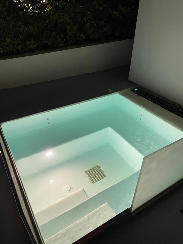 Superior Suite with Private Hydromassage Tub  image 3