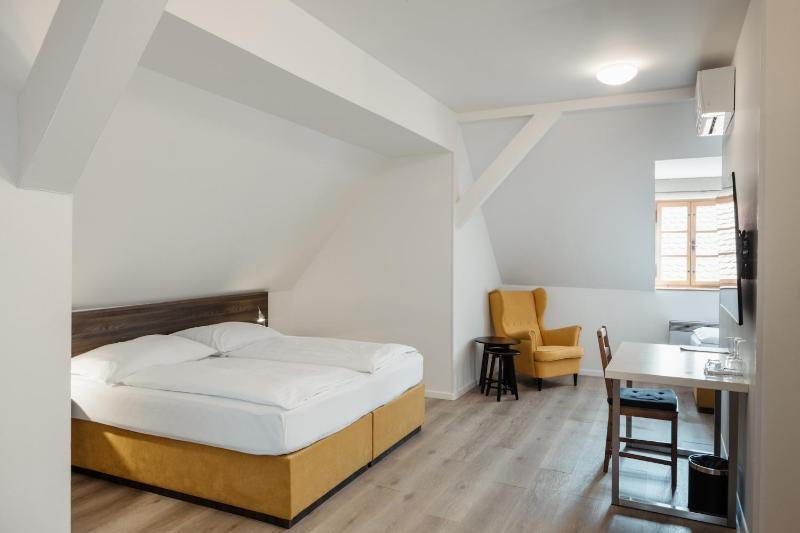Quadruple Room image 3