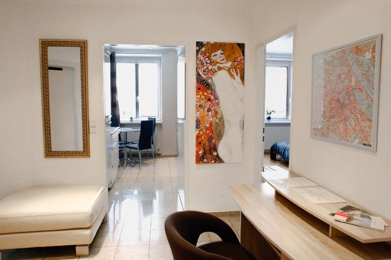 One-Bedroom Premium Apartment image 1