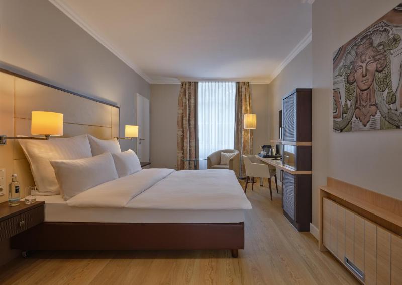 Superior Double Room image 2