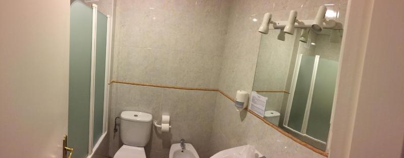 Double Room image 4