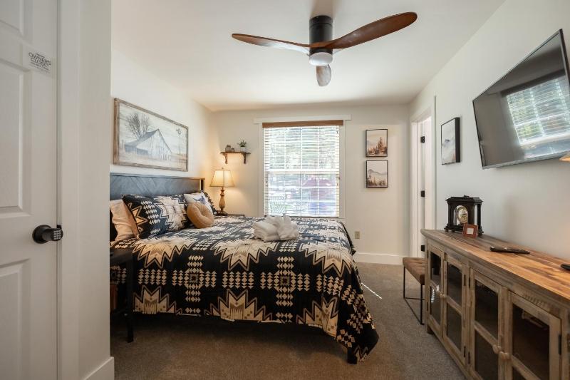 37 - Foxy Farm Ranch home - image 32