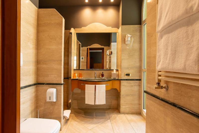 Superior Double Room image 2