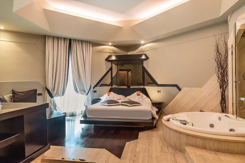 Exclusive Double Room with Spa Bath image 1