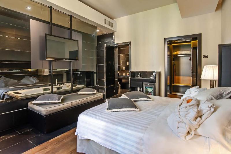 Exclusive Double Room with Spa Bath image 2