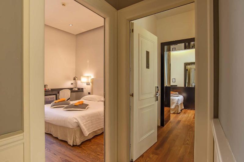 Two Connecting Double Rooms image 1