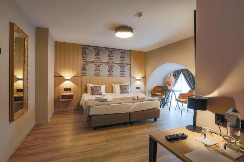 Executive Suite image 2
