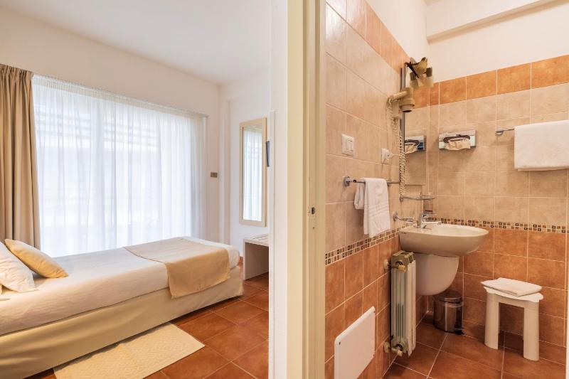 Standard Single Room image 1