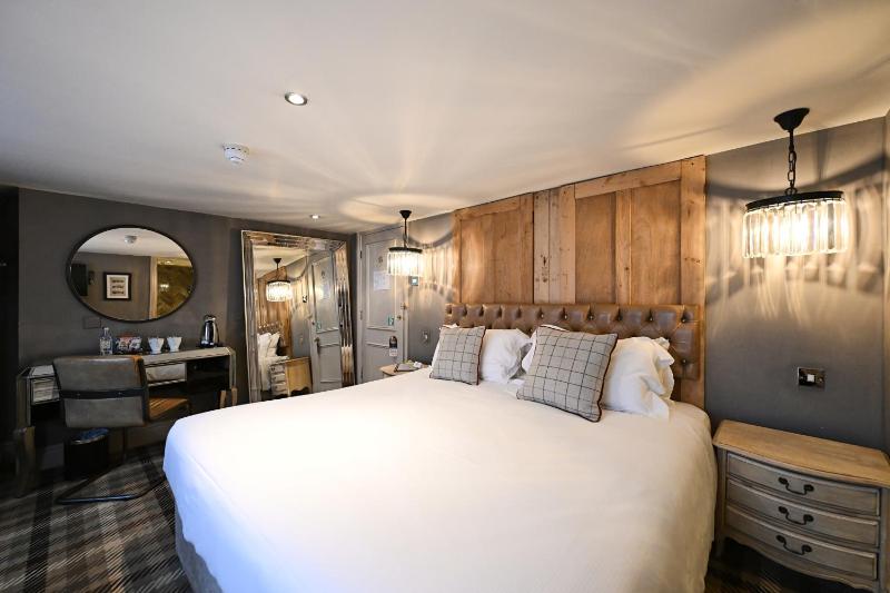 Deluxe Double Room image 1