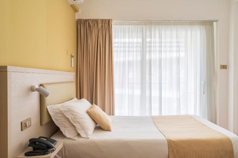 Standard Single Room image 2