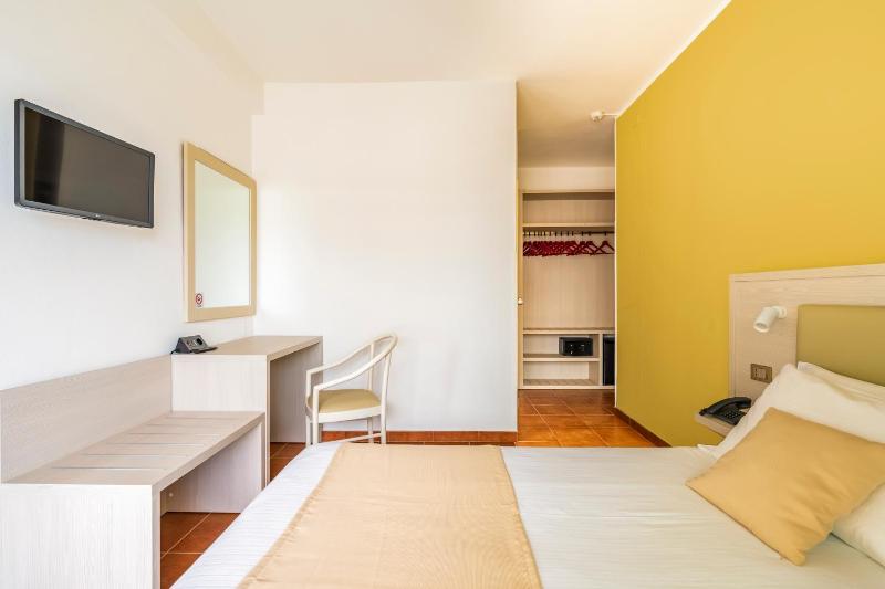 Standard Single Room image 3