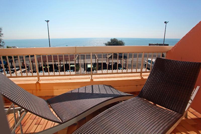Suite Twin with Private Terrace and Sea View image 4