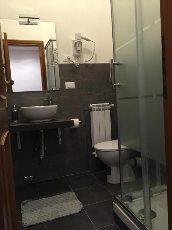 Double Room with Private External Bathroom image 3