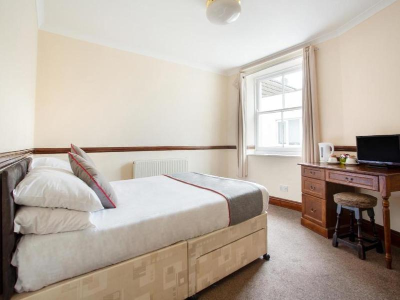 Deluxe Double Room image 1