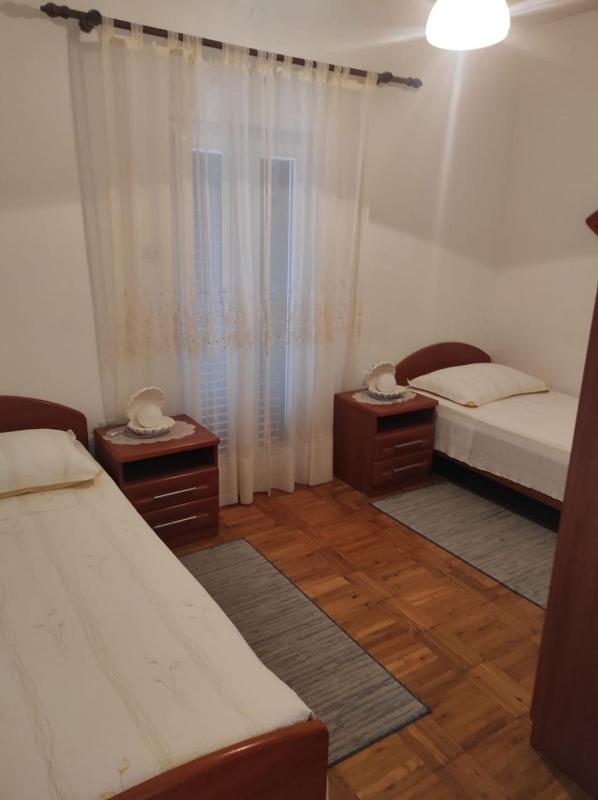 One-Bedroom Apartment image 4