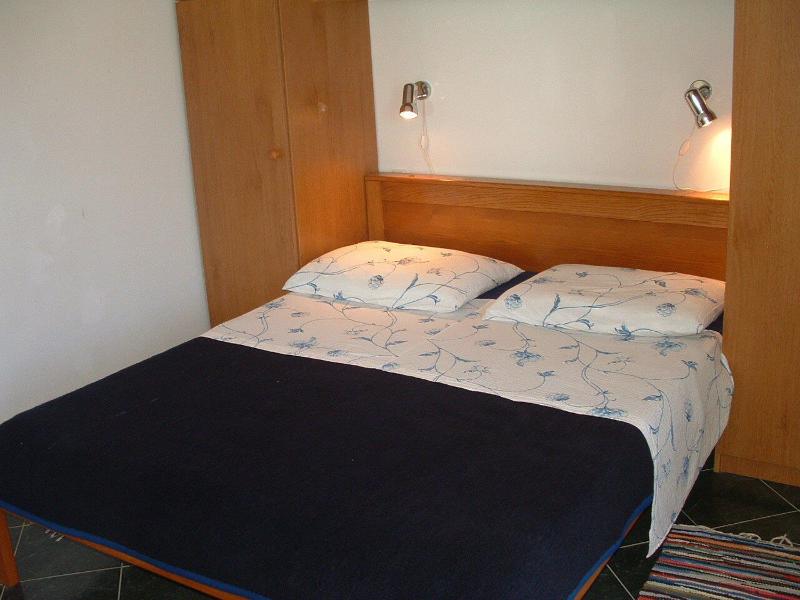 One-Bedroom Apartment image 3