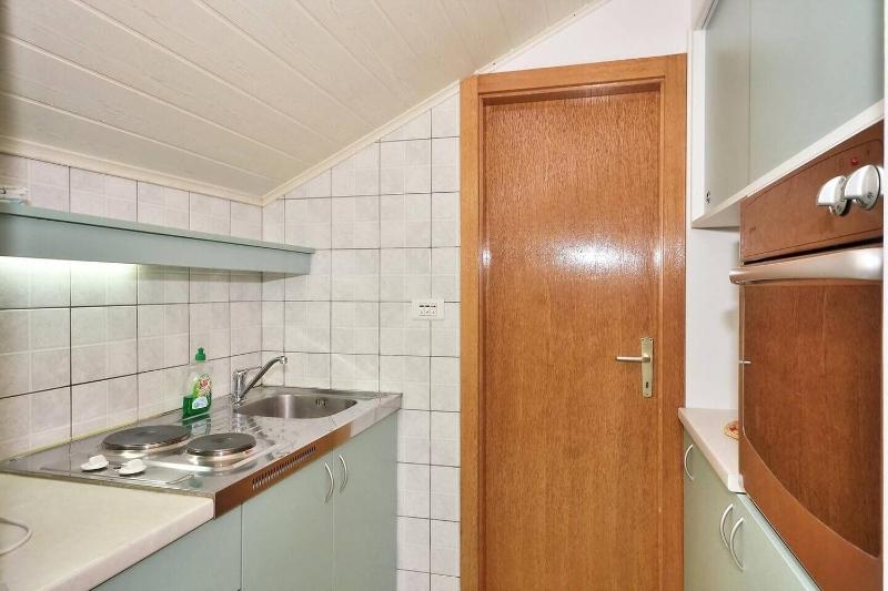 One-Bedroom Apartment image 4