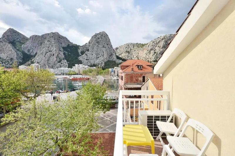 Apartment Toma - image 38